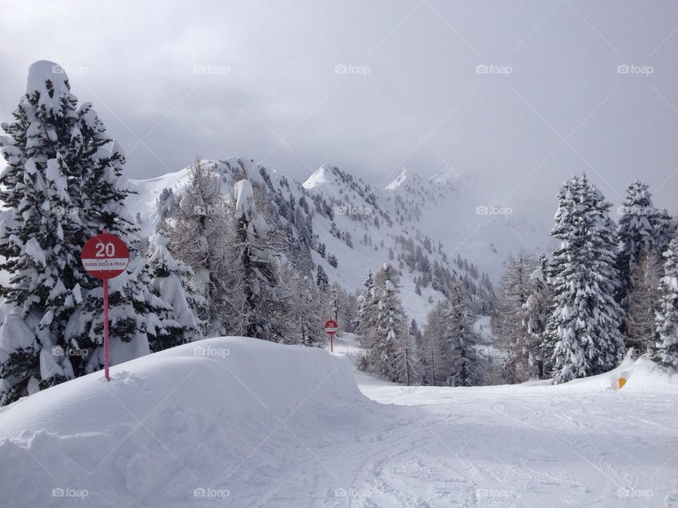 Mountains goes foggy