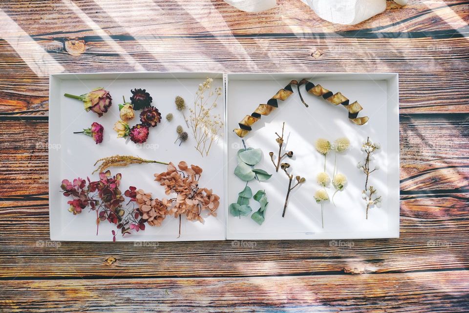 DIY wreath with dry flowers 