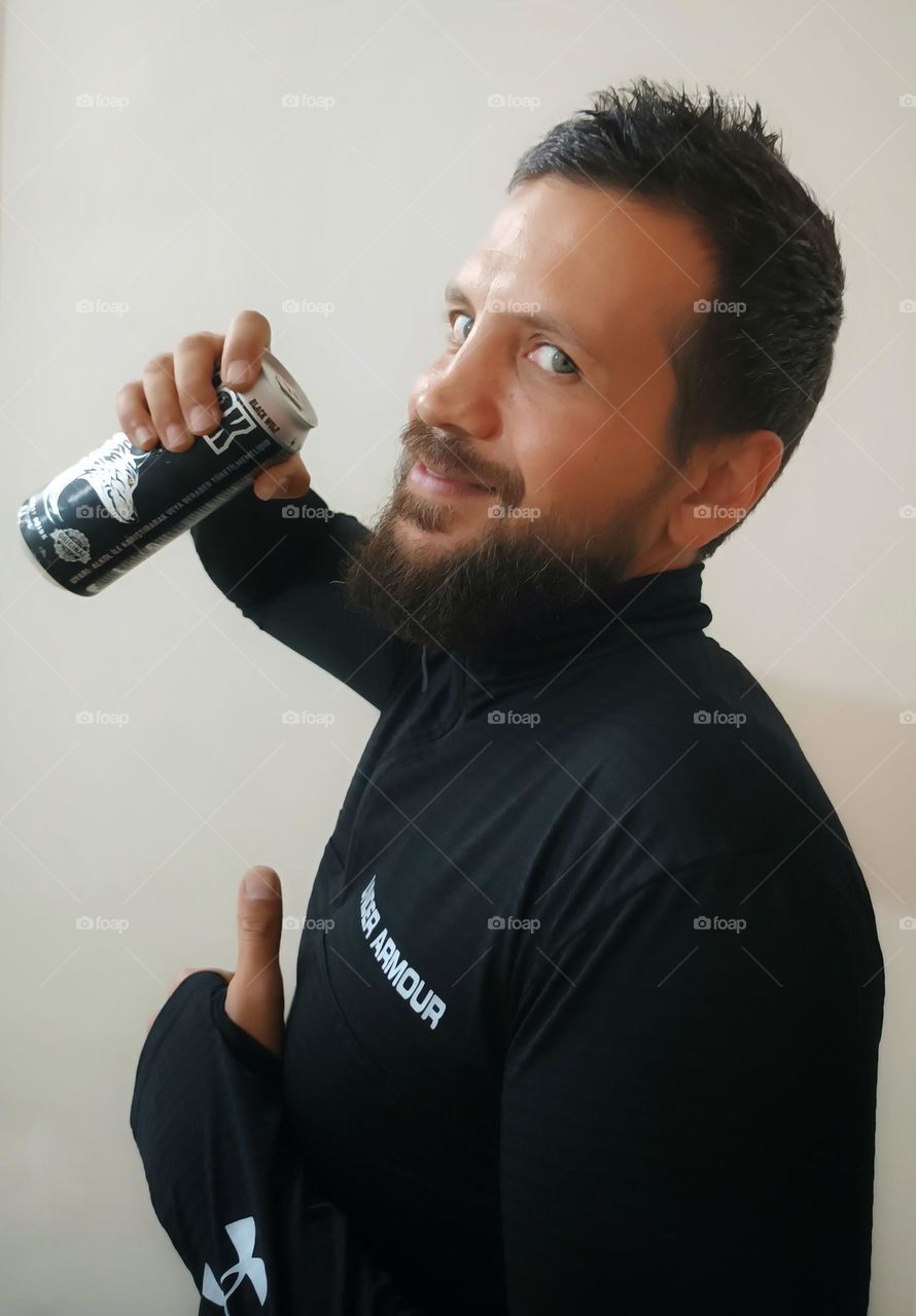 Having a mustache creates a sense of distinctiveness and individuality and makes men attractive.
You say no, so look him and enjoy 😉