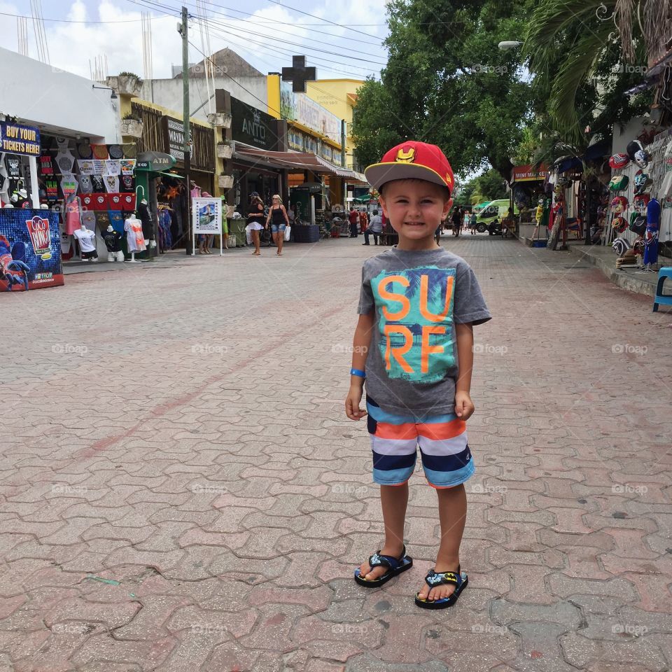 Walking 5th avenue in Playa Del Carmen