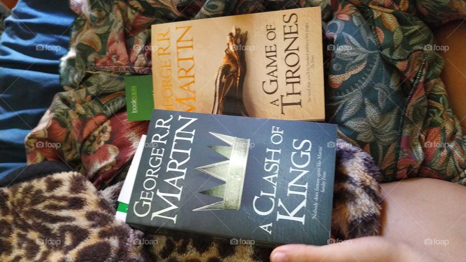 Not the one's reading.. 🤭