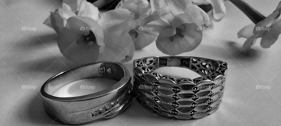 Just with the wedding ring in the hand, don't get involved in love
Let's chain true love to the heart forever. 
By looking at pure and true loves, I hope to the perfect future for all .Because we are the same and reflect our ways to the beautifuworld