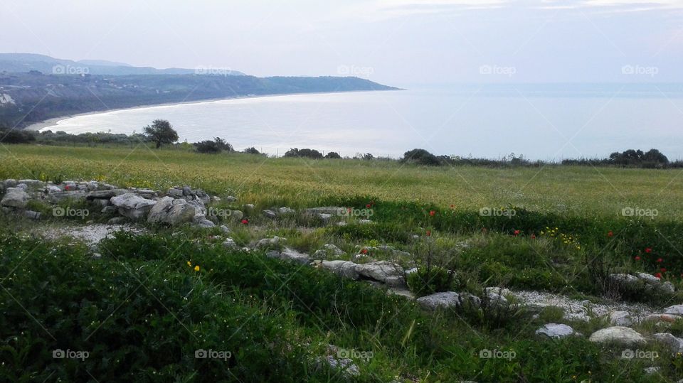 panorama mare e mura greche