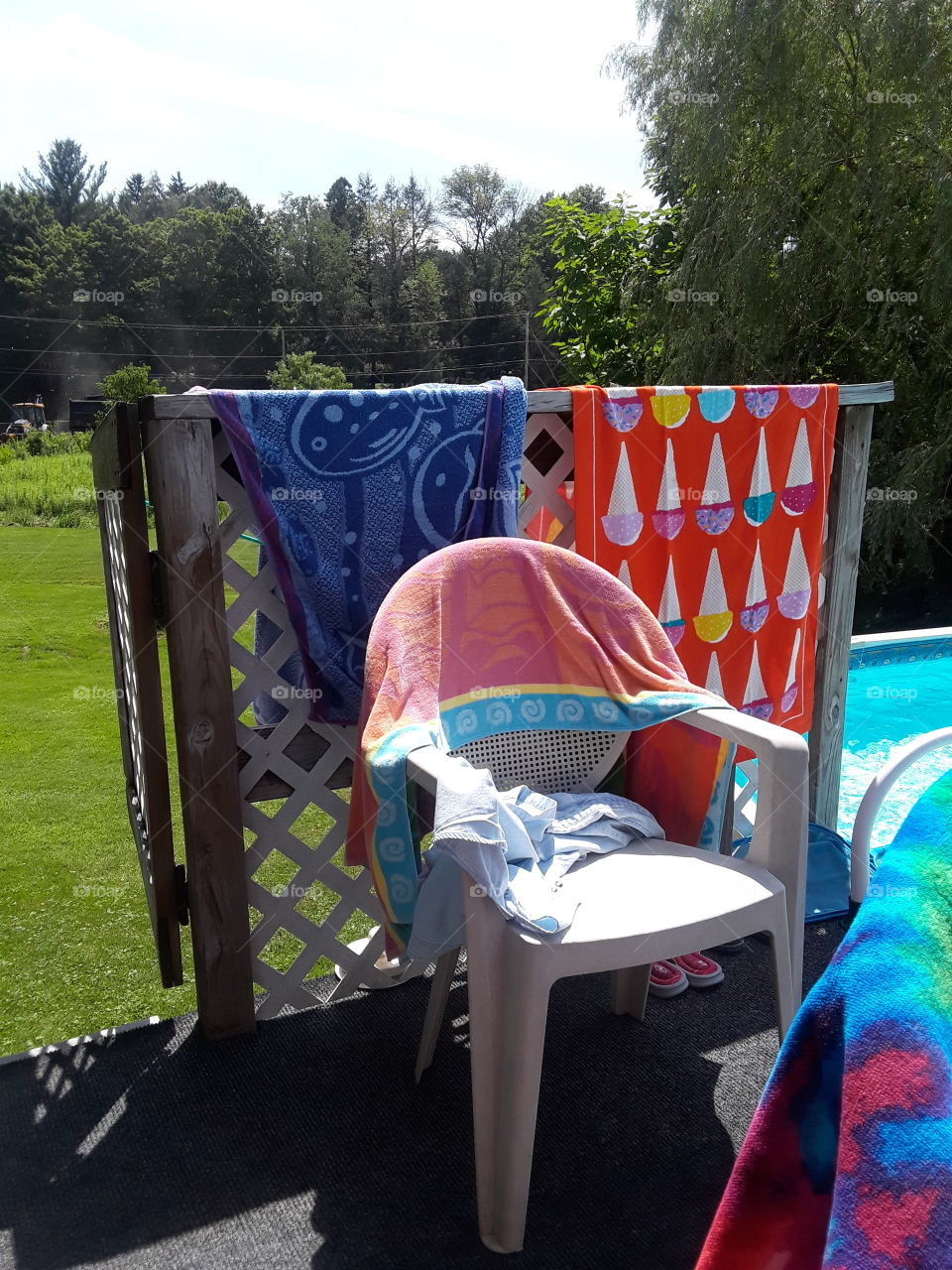 towels poolside