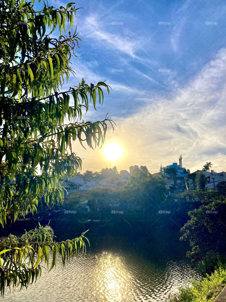 🇺🇸Wonderful sunset in Bragança Paulista.  See the beauty of nature with this sun so alive! / 🇧🇷 Entardecer maravilhoso em Bragança Paulista. Veja só a beleza da natureza com esse sol tão vivo!