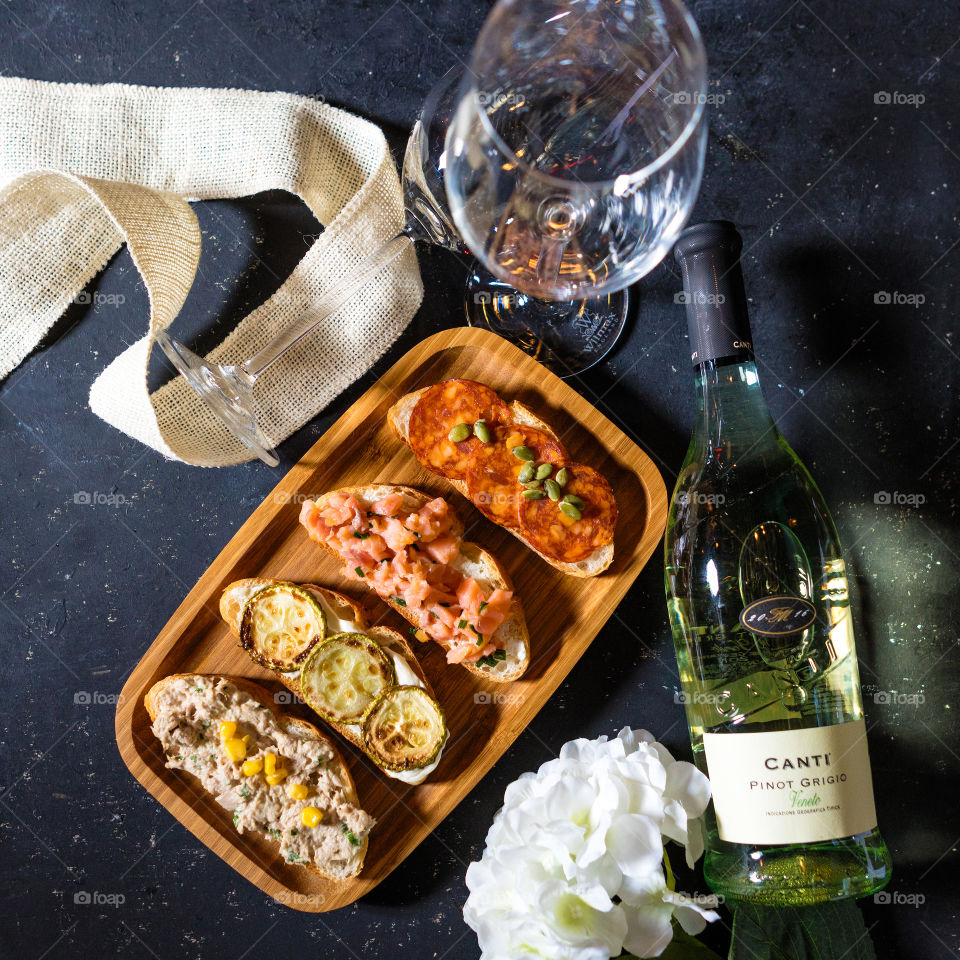 White wine with tasty snacks