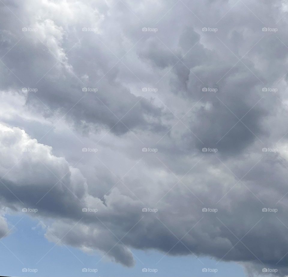 Stormy skies 🌪