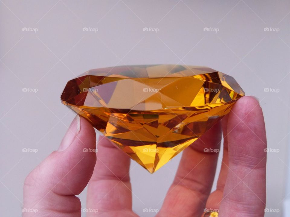 Diamond gemstone brilliant cut