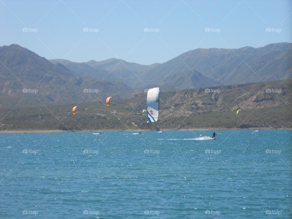 kitesurf en el embalse mendocino