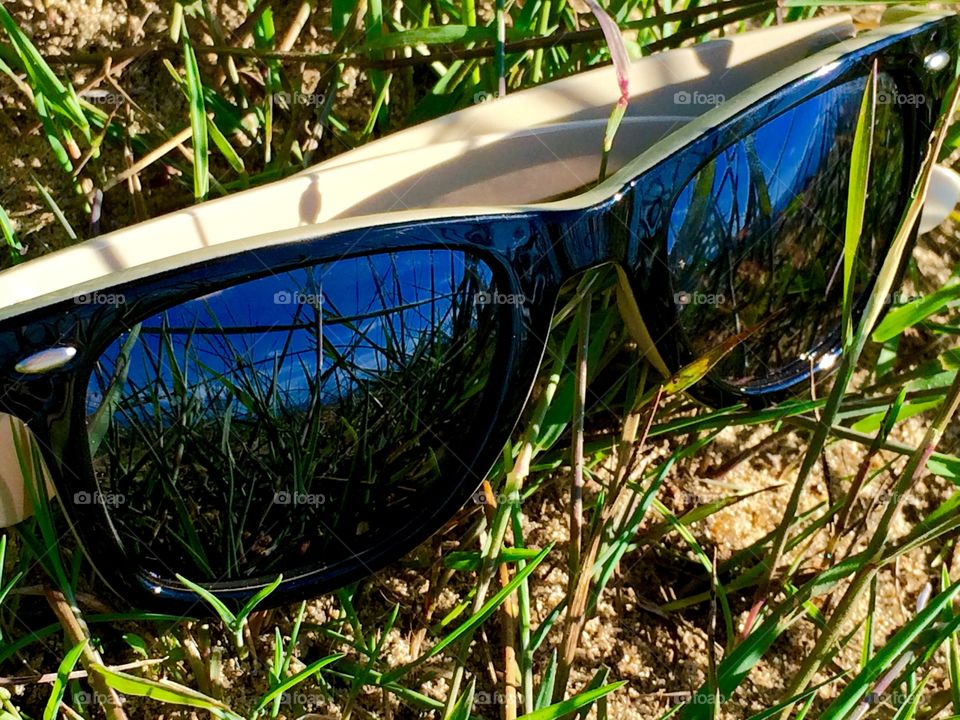 Sunglasses reflection 