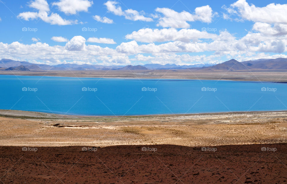 Amazing lake in Tibet 