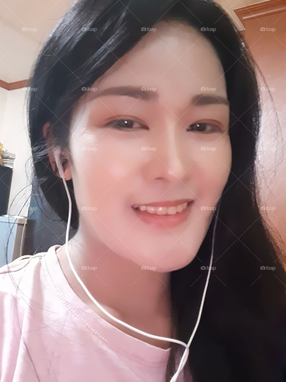 listening music is the one that comfort me most of time. the music is sad, but it goes deep in my heart. its beautiful but its painful. it makes me smile but bleeding inside. my lips smile but my eyes cry. some people smile because their sad.