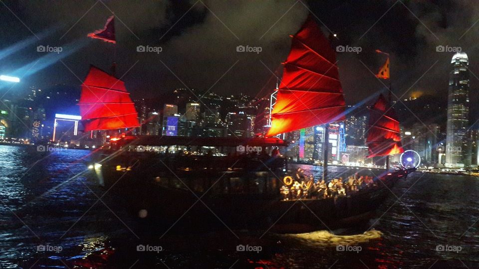 Chinese junk at Hongkong habor.. Chinese junk at Hongkong habor.