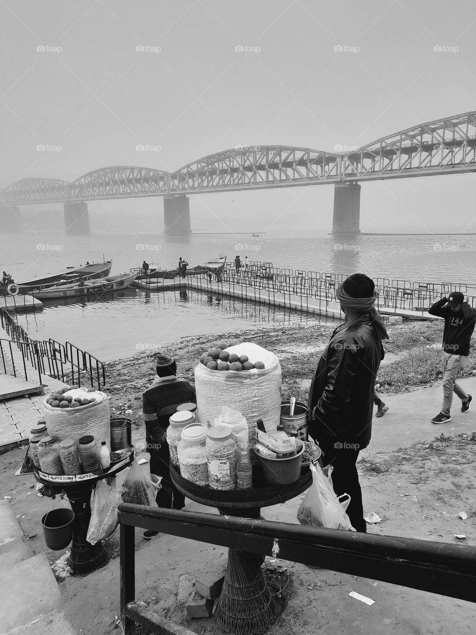 even in black and white, still full of colors.