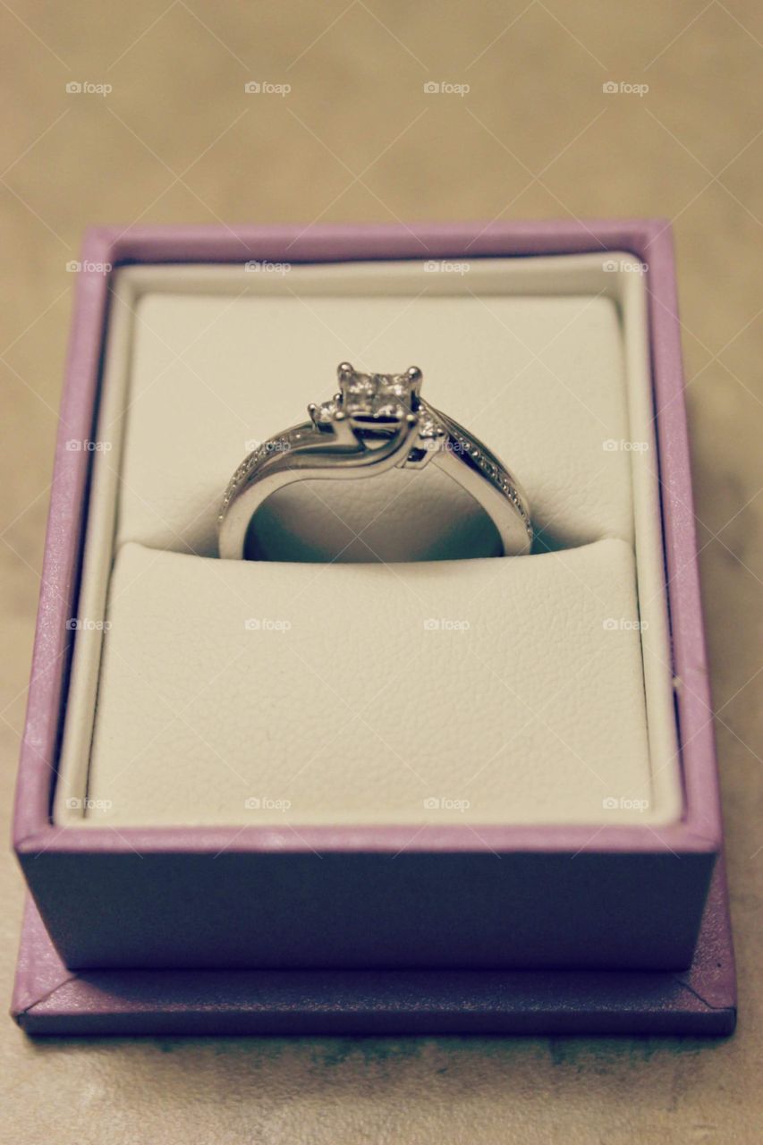 Beautiful, elegant Engagement ring 