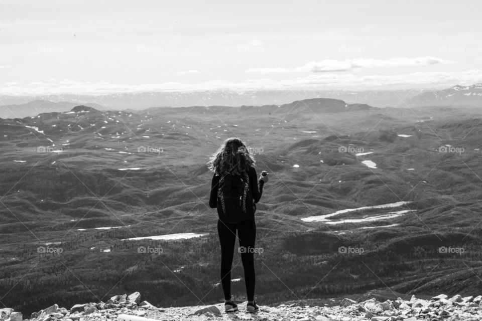 bw girl at gaustatoppeb