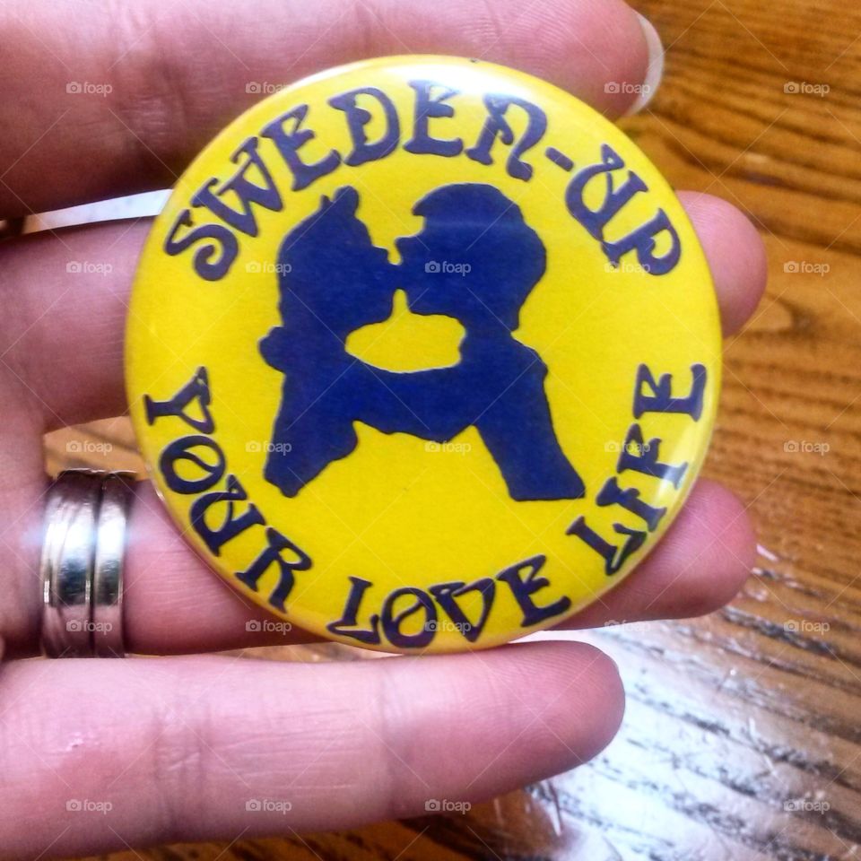 Pin Sweden kiss love life yellow 