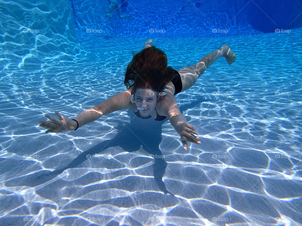 Under water swimming 