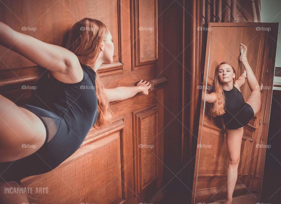 Dancer in the mirror