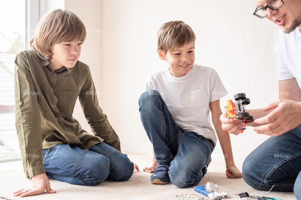 kids playing creative games