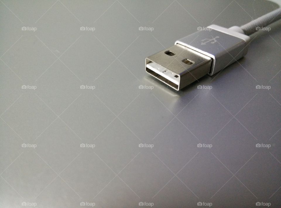 Reversible USB