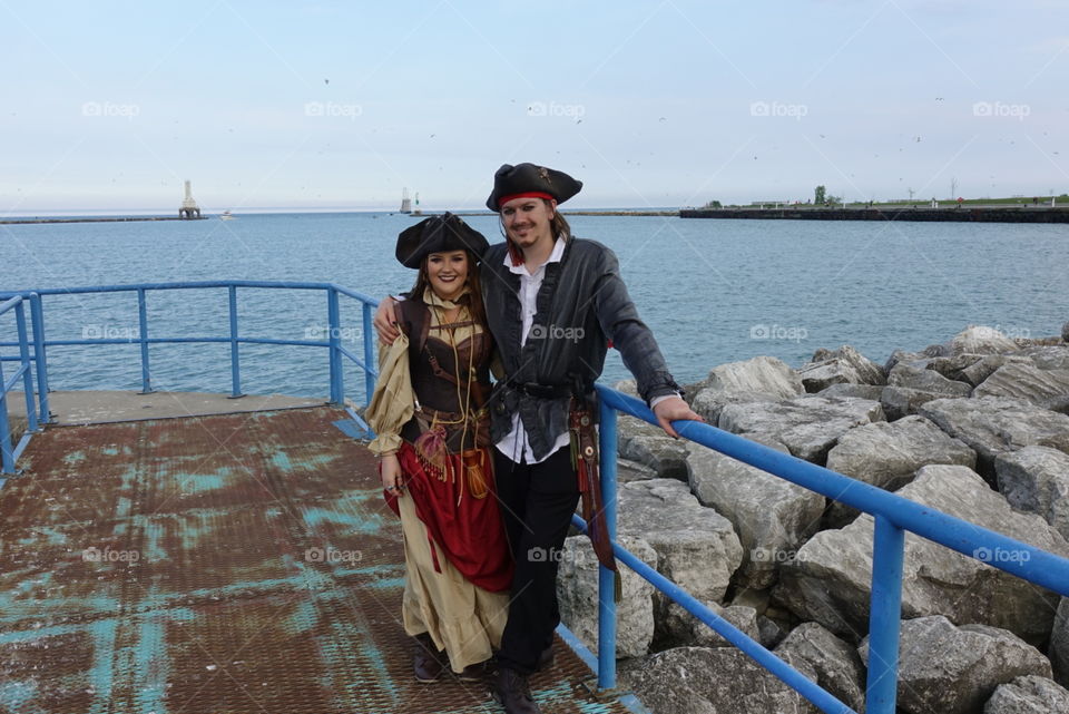 Pirate couple 