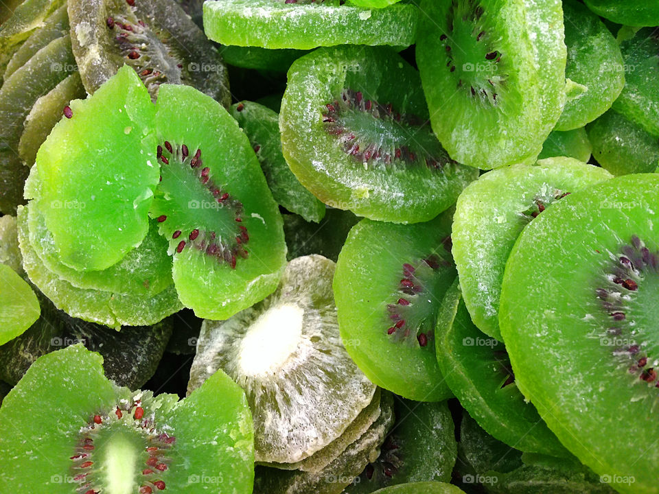 Dried kiwi 