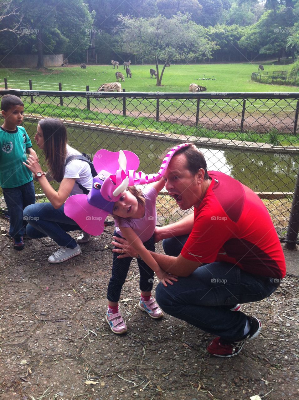 Um dia no Jardim Zoológico da Cidade de São Paulo. Gostaram do boné em formato de chapéu de elefante rosa?