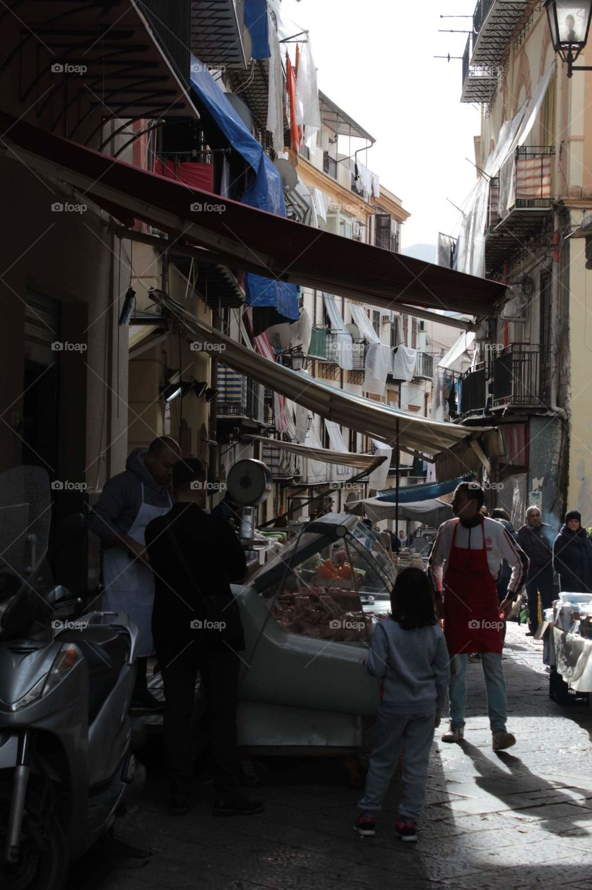 Tra una. Tenda e l'altra al mercato del Capo