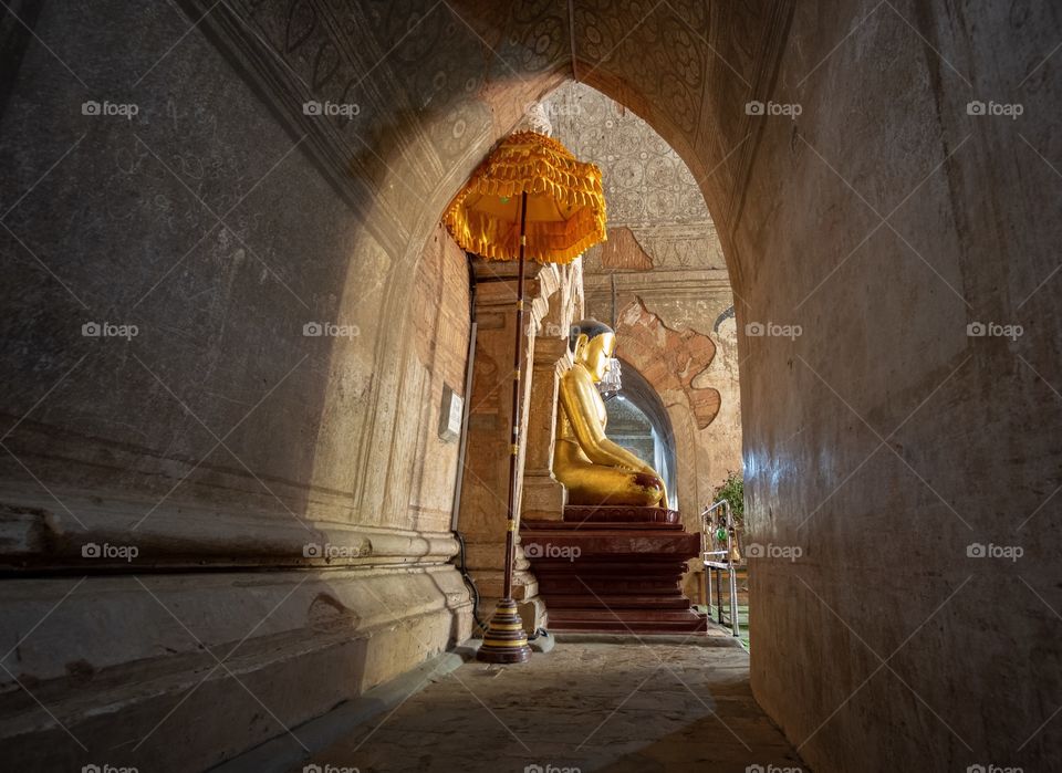 Bagan/Myanmar, Beautiful buddha of Hilominlo Pagoda