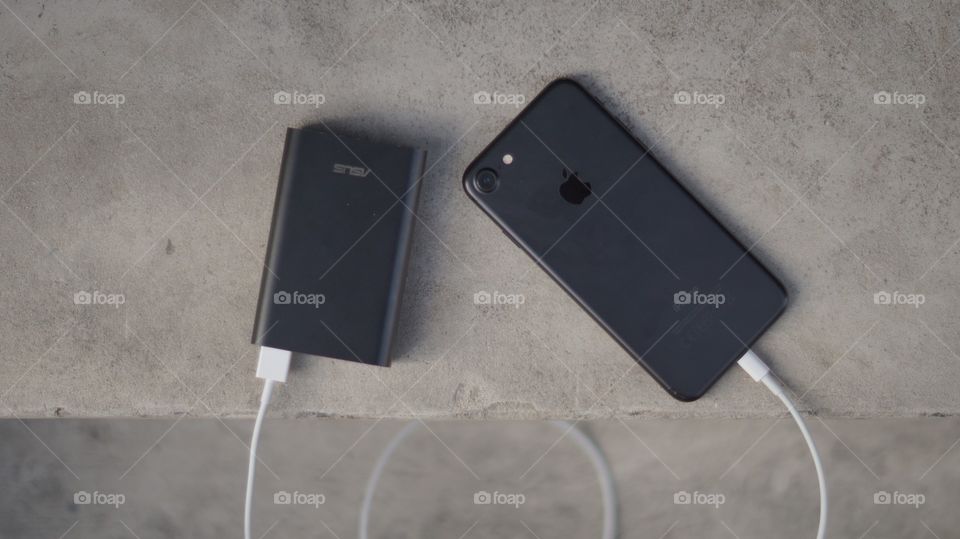 iPhone charging + battery pack/brick 