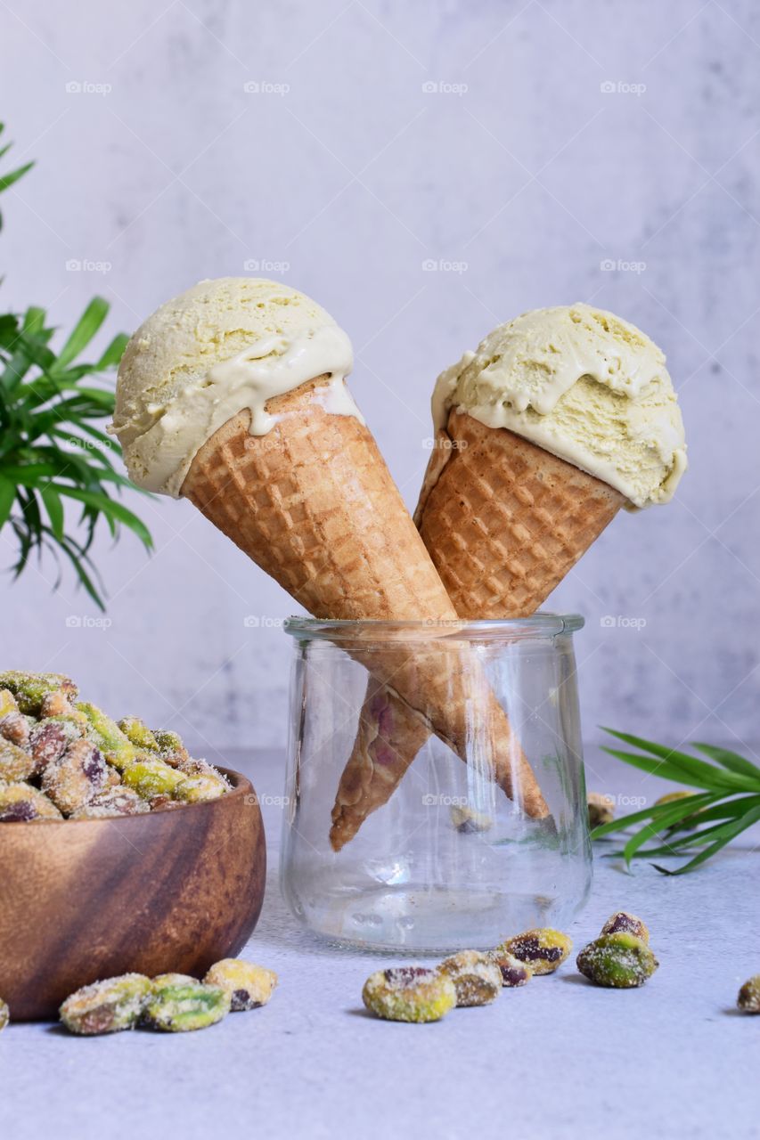 Pistachio ice cream 