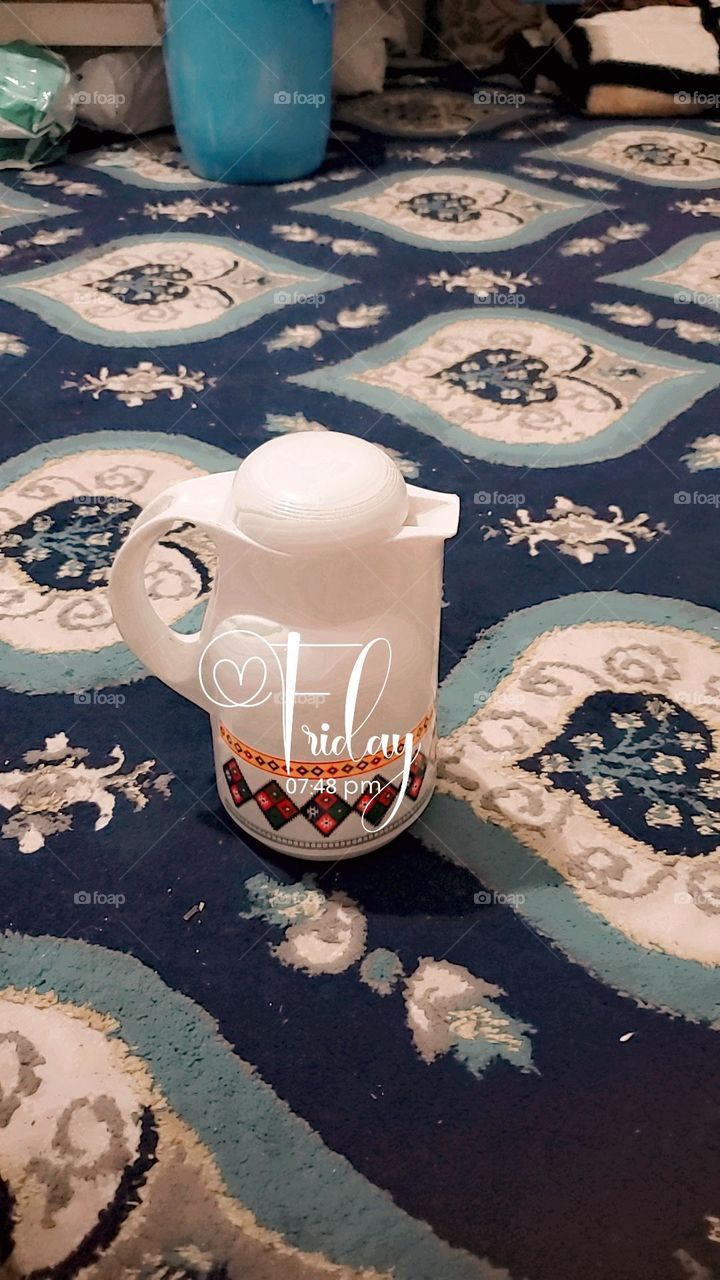 Glory be to God, the wonderful picture and its appearance are very beautiful. It is a tea refrigerator with sweet carpets