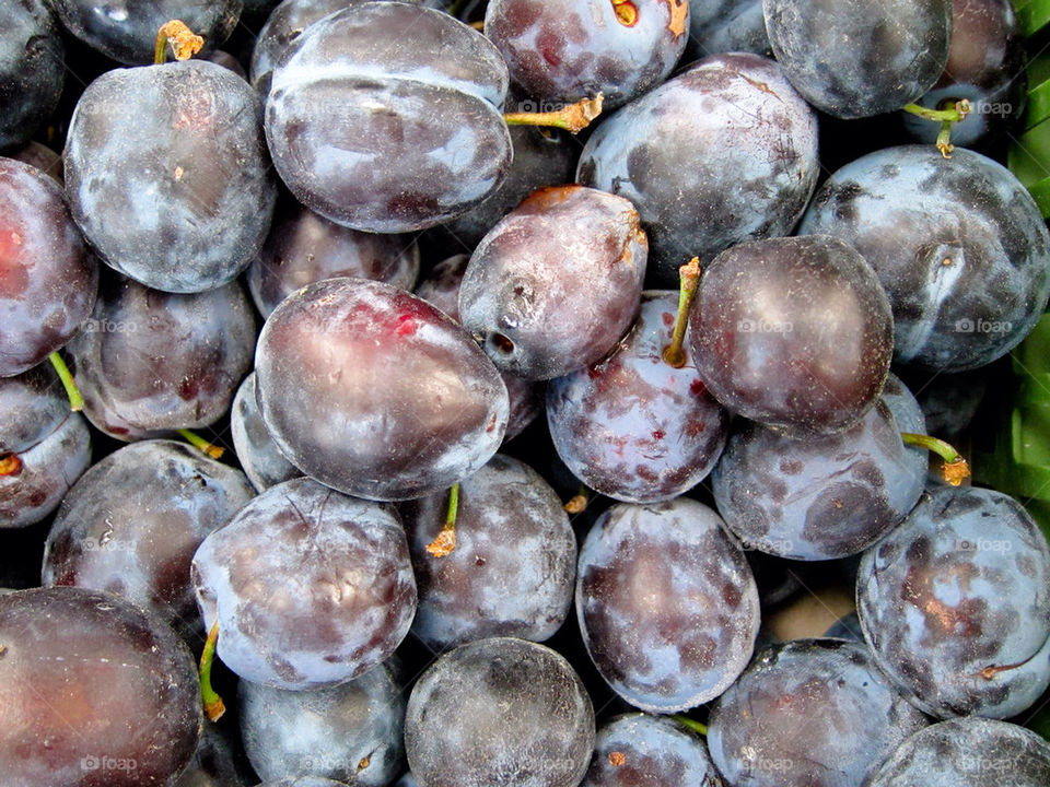 Blue plums