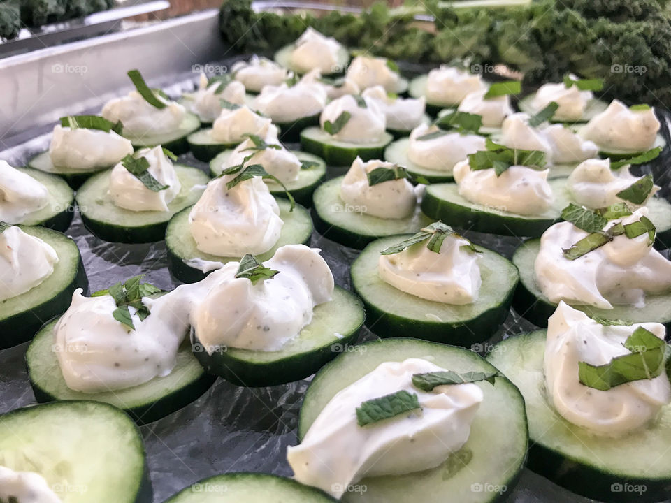 Cucumber slices with ranch & mint