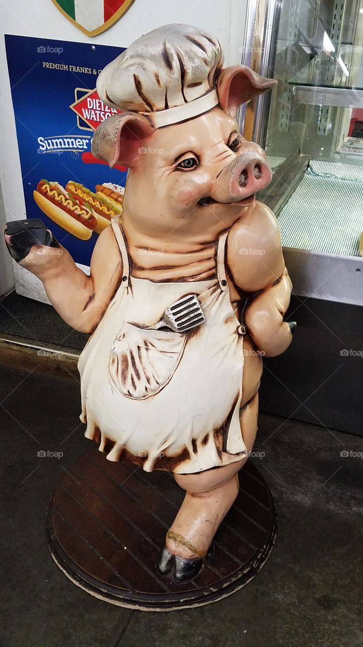 statue of a pig
