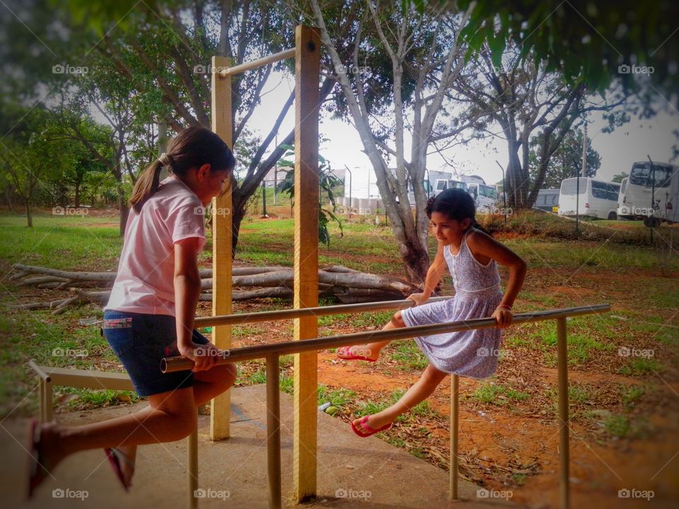 crianças brincando children playing