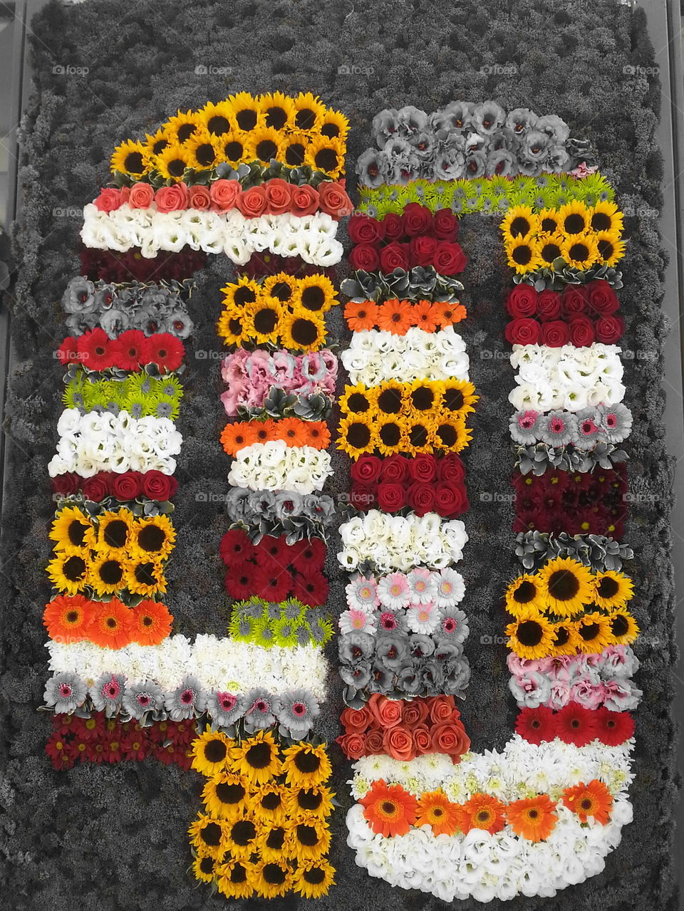 flower arrangement vierzig forty by ossi