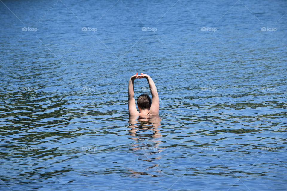 Refreshing in the water 