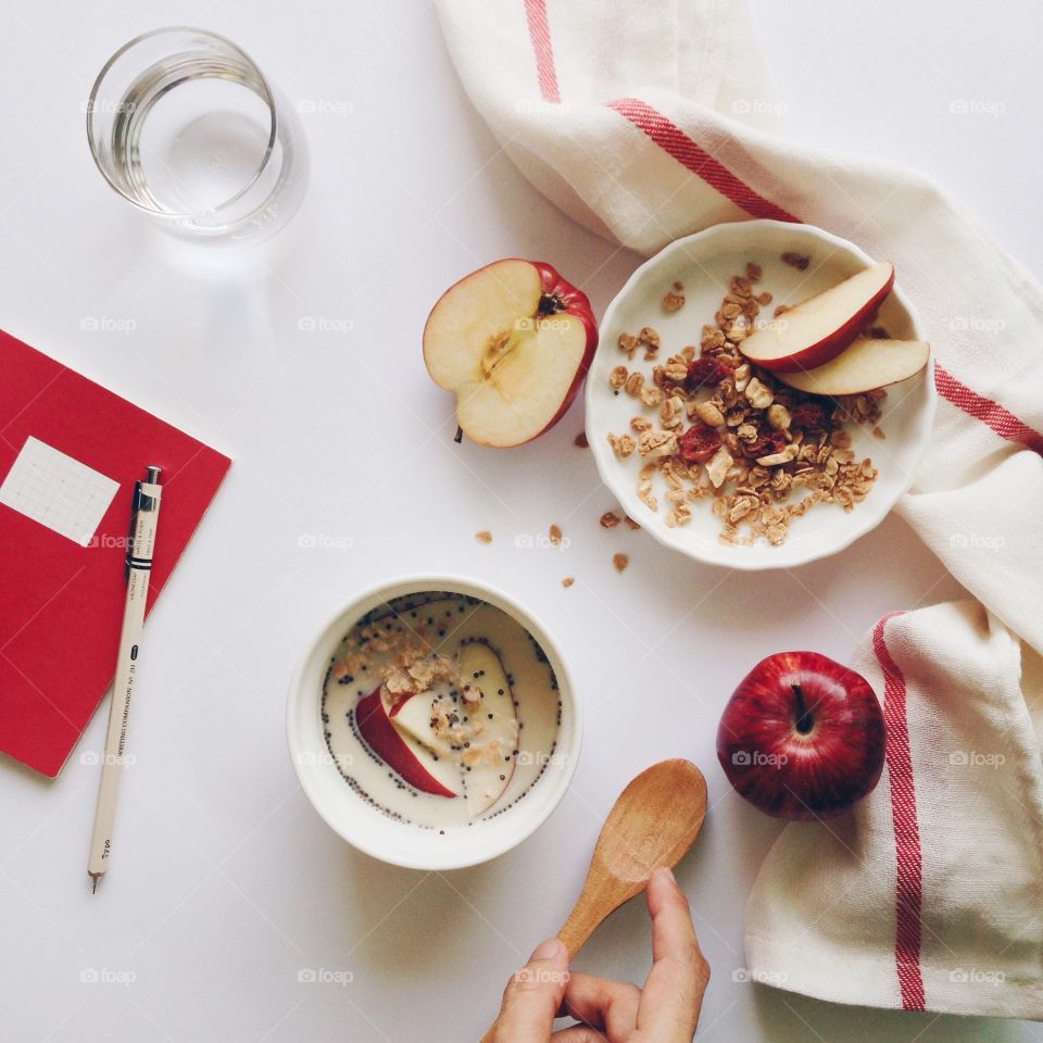 Morning Rituals : Preparing healthy breakfast 