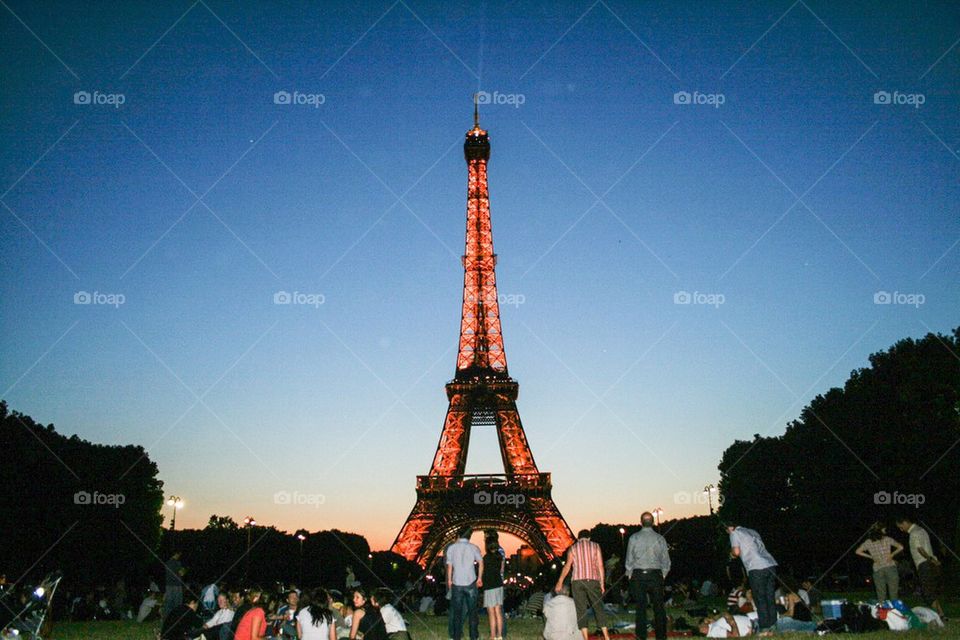 Picnic by the Eiffel tower