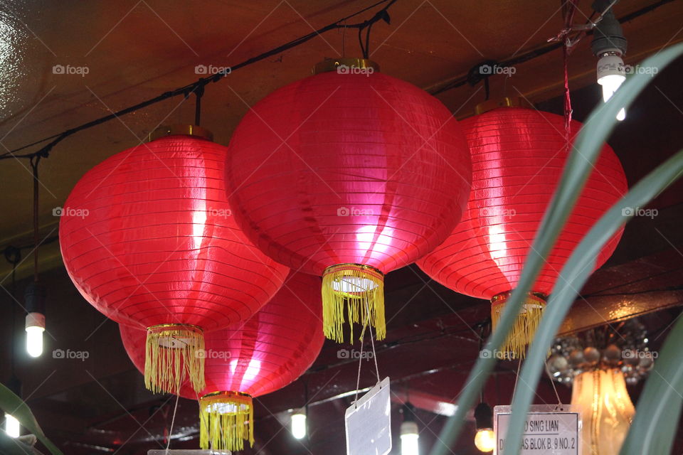 the four red lampion