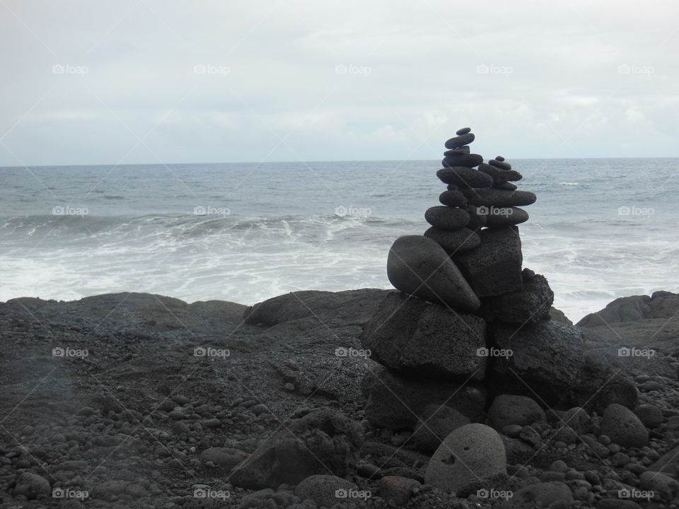 BLACK HAWAIIAN CAIRN