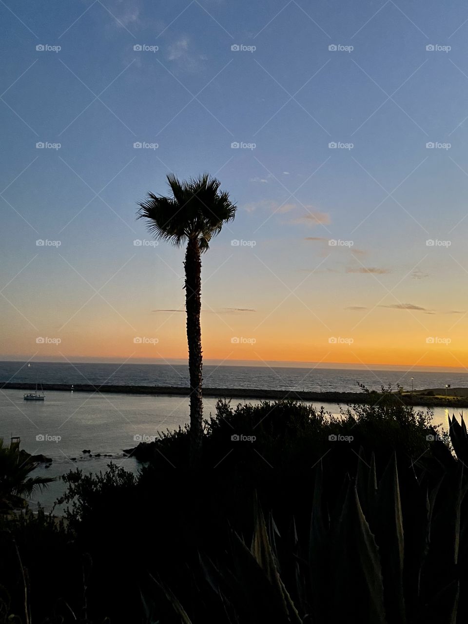 Sunset from the Lookout Point in Corona del Mar looking over the Pacific Ocean