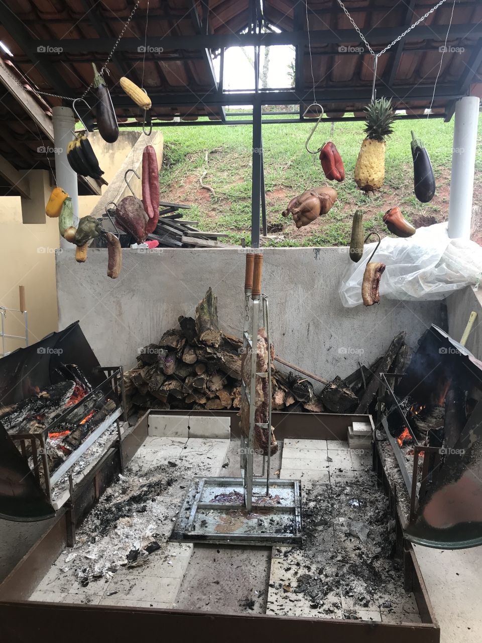 Bbq is perfect for get together. Try some smoked vegetables, cow ribs and a big pineapple!