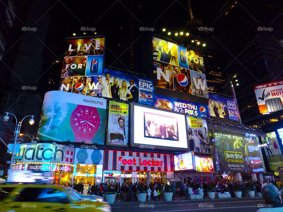 NEW YORK CITY TIMES SQUARE THE BROADWAY