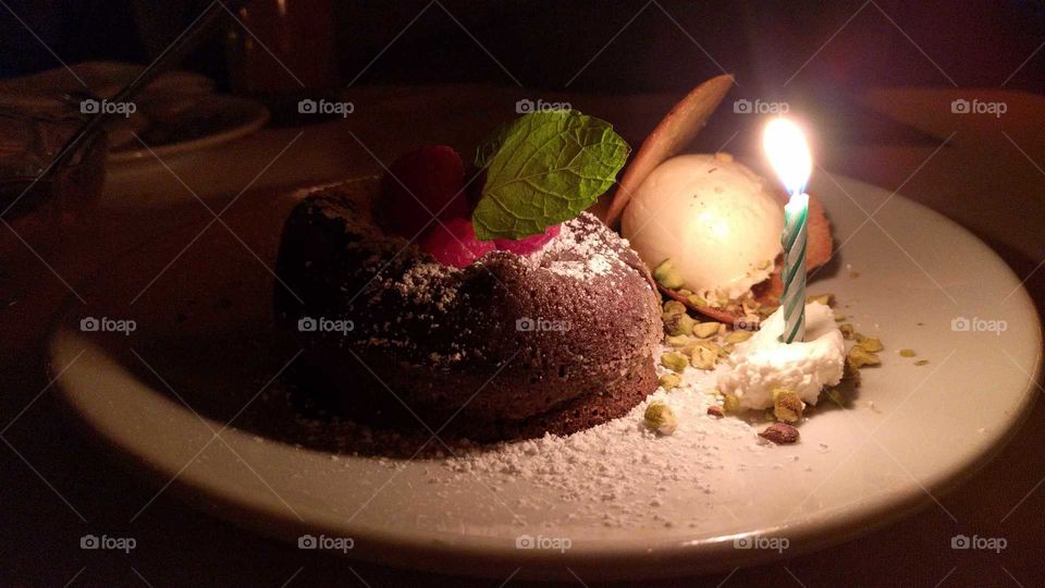 Molten chocolate cake by the candlelight