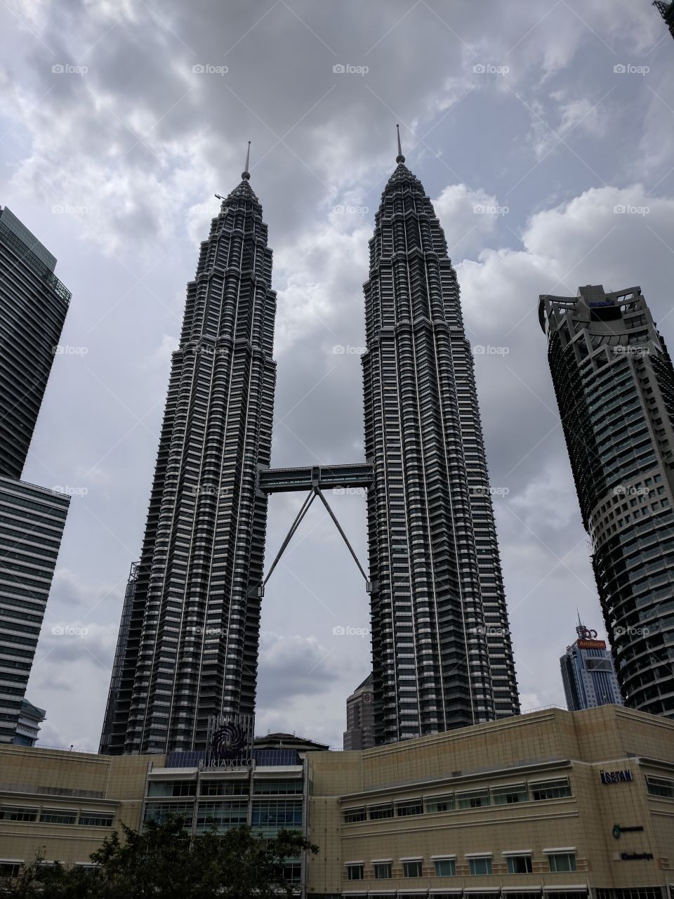 Twin Towers

Tallest twin towers in the world located in Kuala Lumpur, Malaysia.