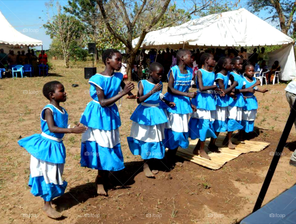 African kids dance