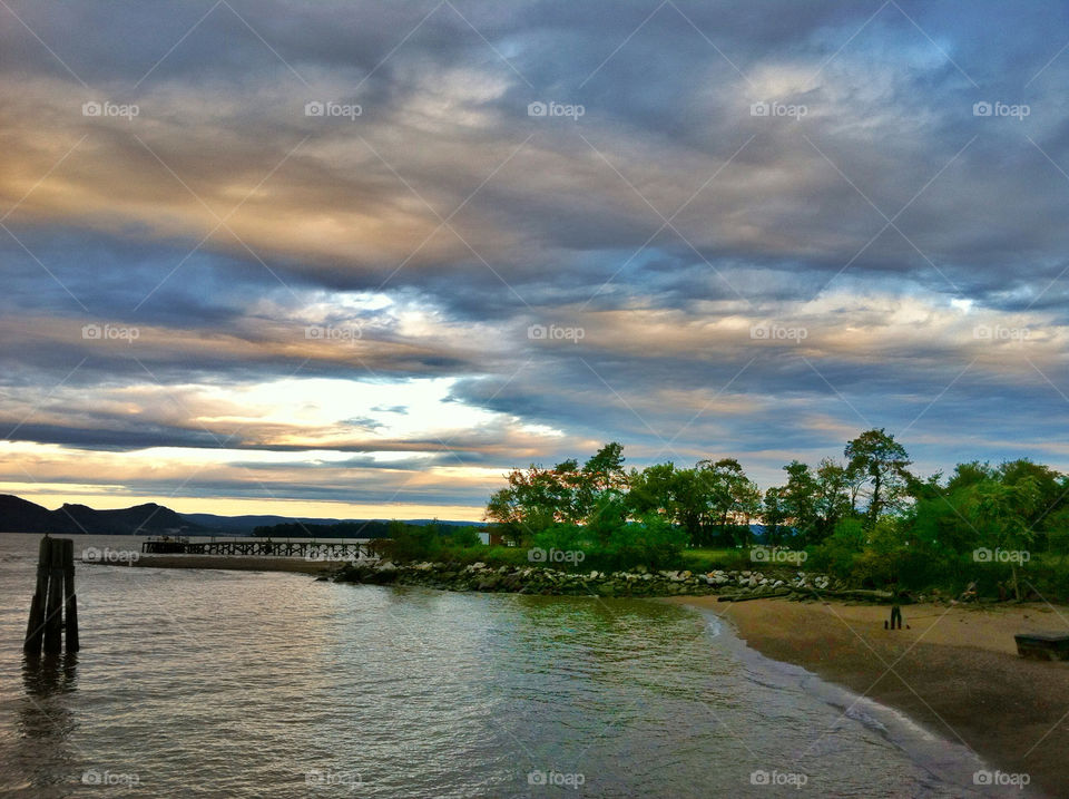 ny river ferry hudson by delvec